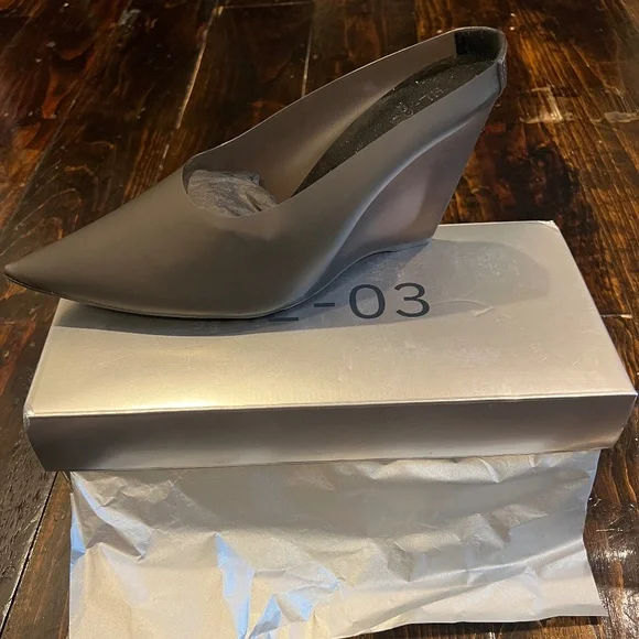 Yeezy HL 03 women's shoe - Picture 2 of 6